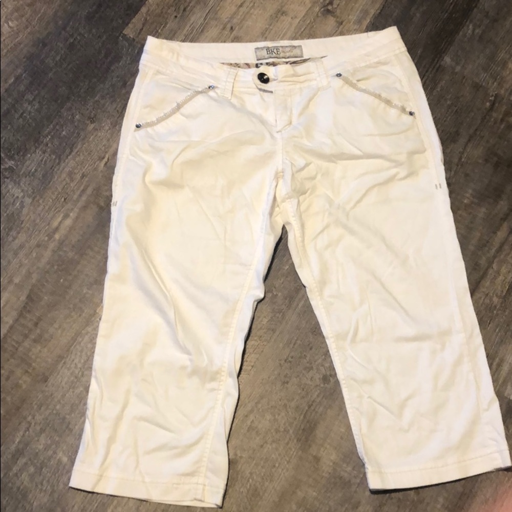 BKE white capris